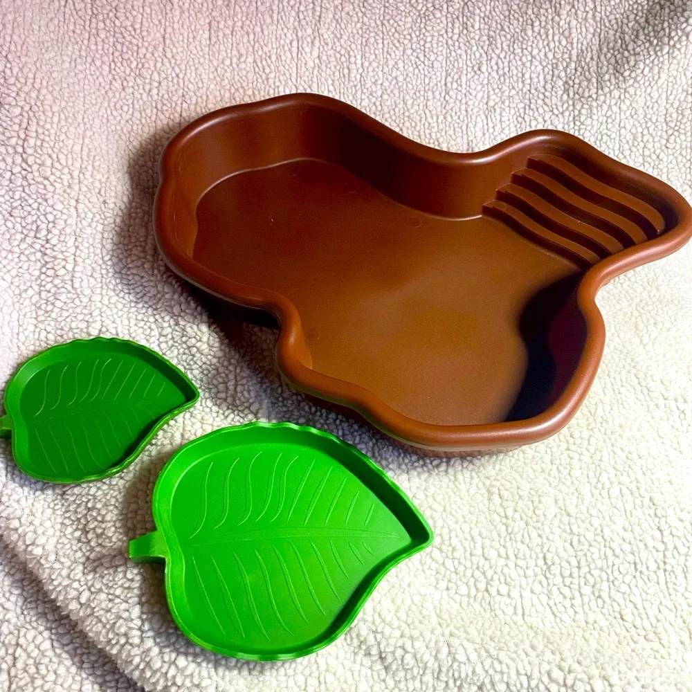 Reptiles Terraced Dish MED., Brown w/ 2 Green Leaf Shape Food Dishes-3pk.